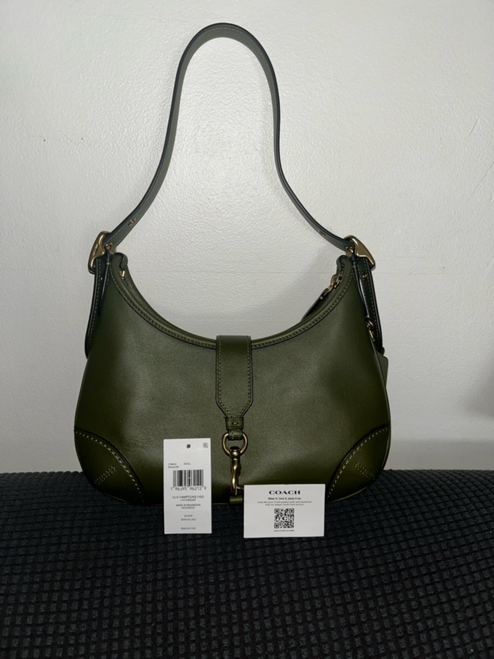 Coach Hampton Hobo Shoulder Bag with Brass Hardware, NWT, limited re-edition - Picture 15 of 17